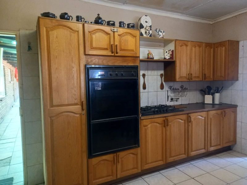 House For Sale in Dendron Central - Photo 10