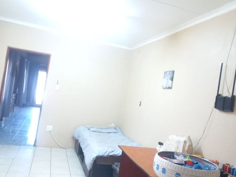 House For Sale in Dendron Central - Photo 8