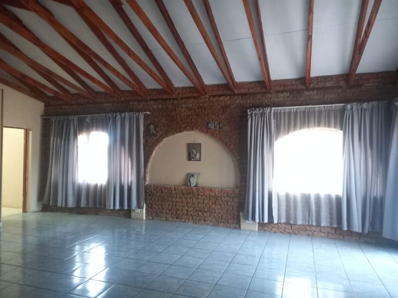 House For Sale in Dendron Central - Photo 6