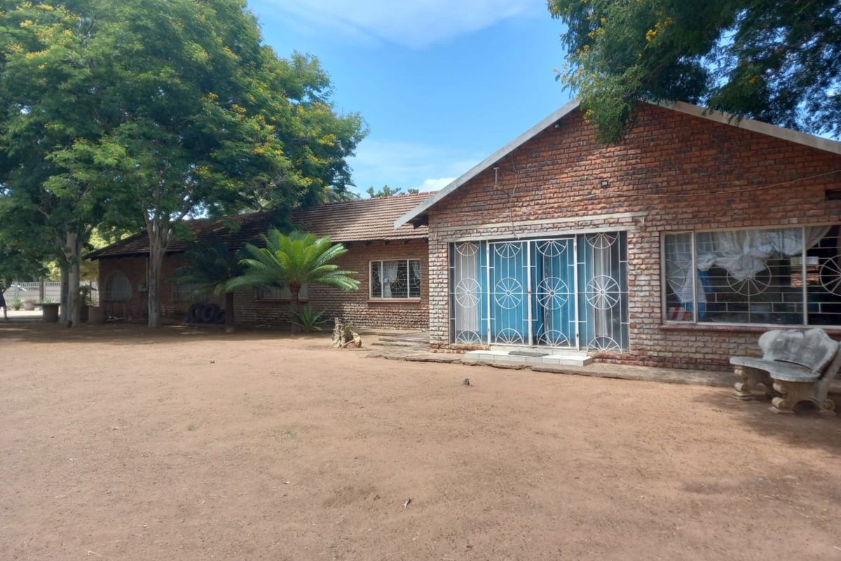 House For Sale in Dendron Central - Photo 2