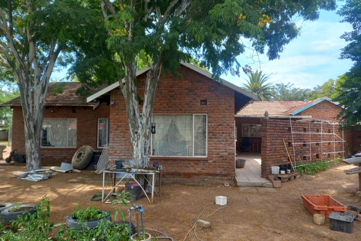 House For Sale in Dendron Central - Photo 3