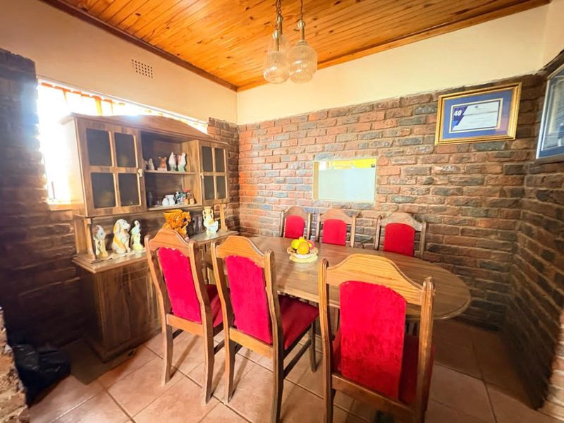 House For Sale in Roodepan - Photo 5