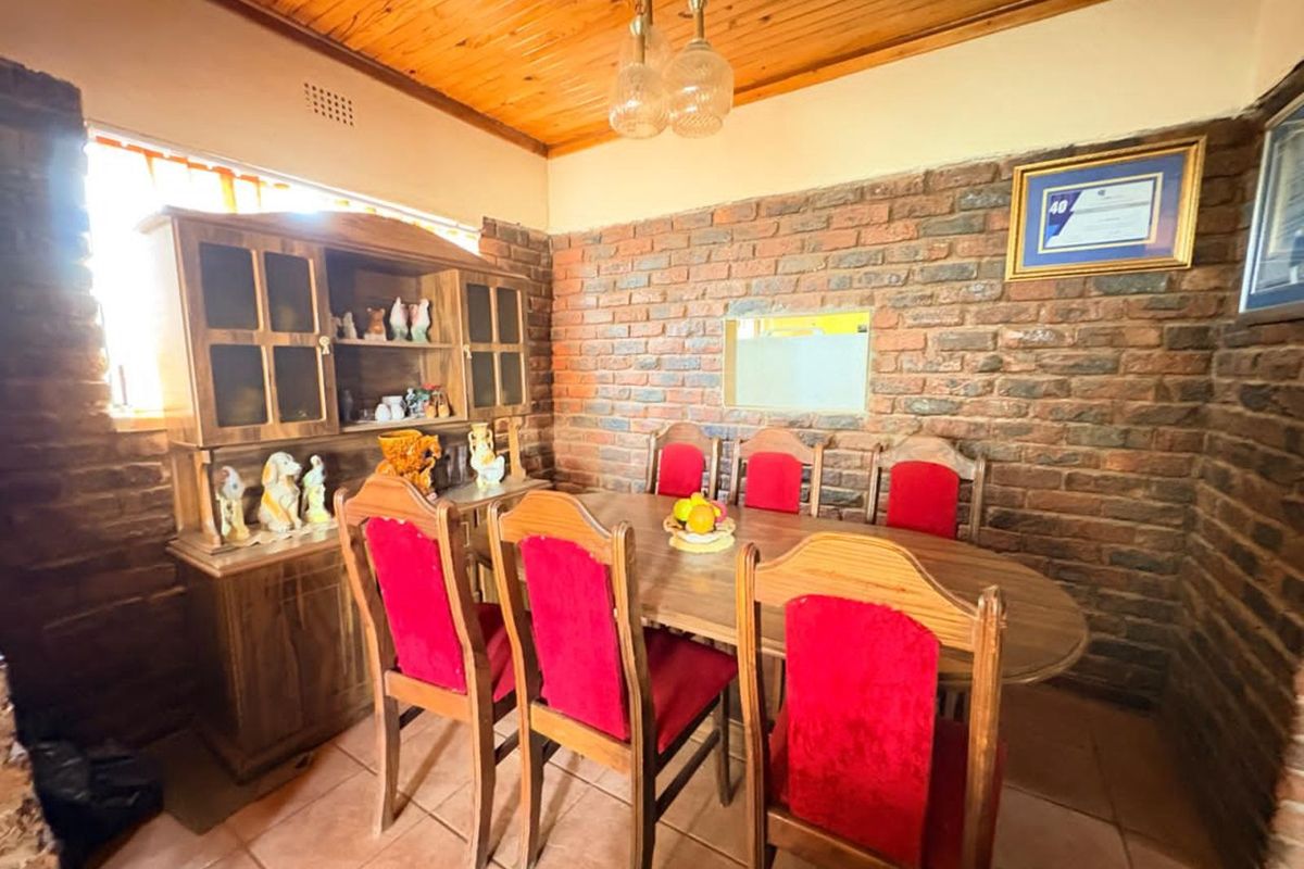House For Sale in Roodepan - Photo 5