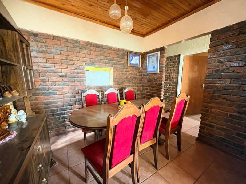 House For Sale in Roodepan - Photo 6