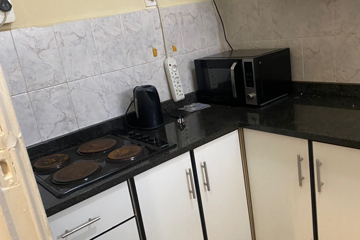 Apartment For Sale in Glenmore - Photo 4