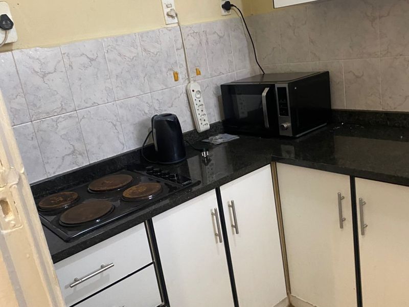 Apartment For Sale in Glenmore - Photo 6