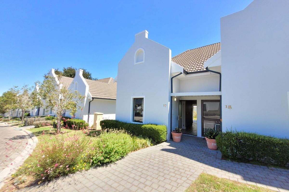 Townhouse For Sale in Zevenwacht Retirement Village - Photo 2