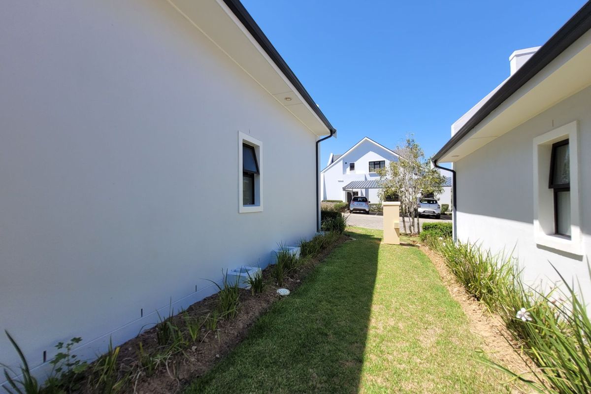 Townhouse For Sale in Zevenwacht Retirement Village - Photo 4