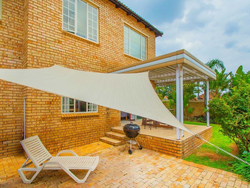 Townhouse For Sale in Willowbrook - Photo 9