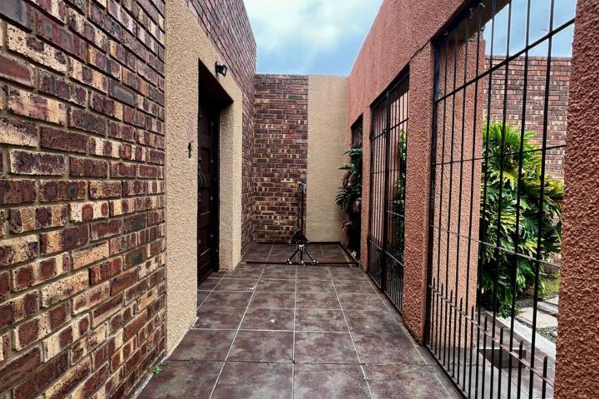 House For Sale in Nederlandpark - Photo 4