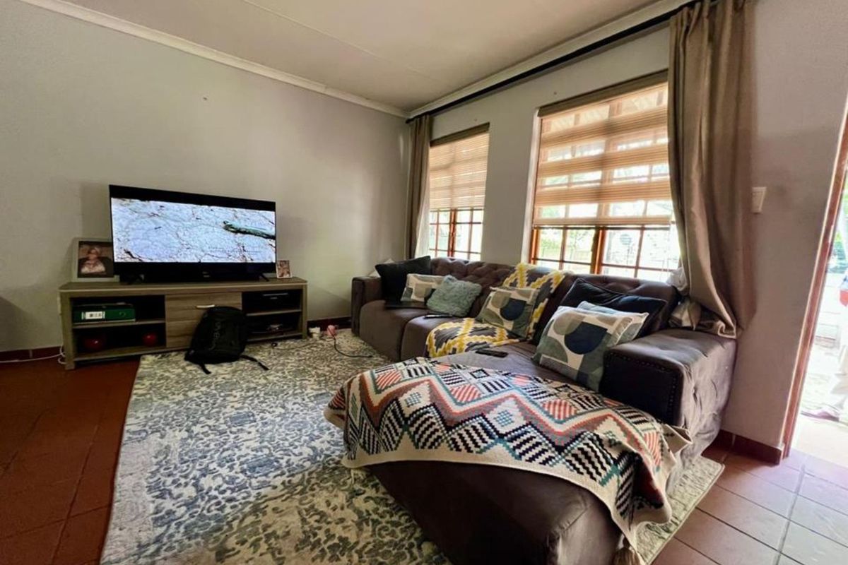 House For Sale in Ermelo Central - Photo 2