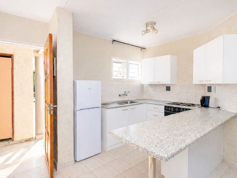 Apartment For Sale in Bromhof - Photo 2