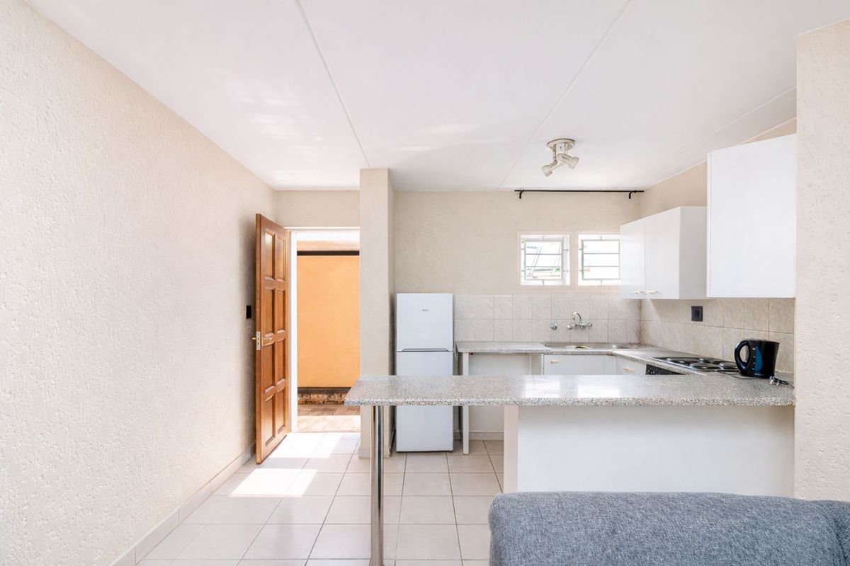 Apartment For Sale in Bromhof - Photo 5