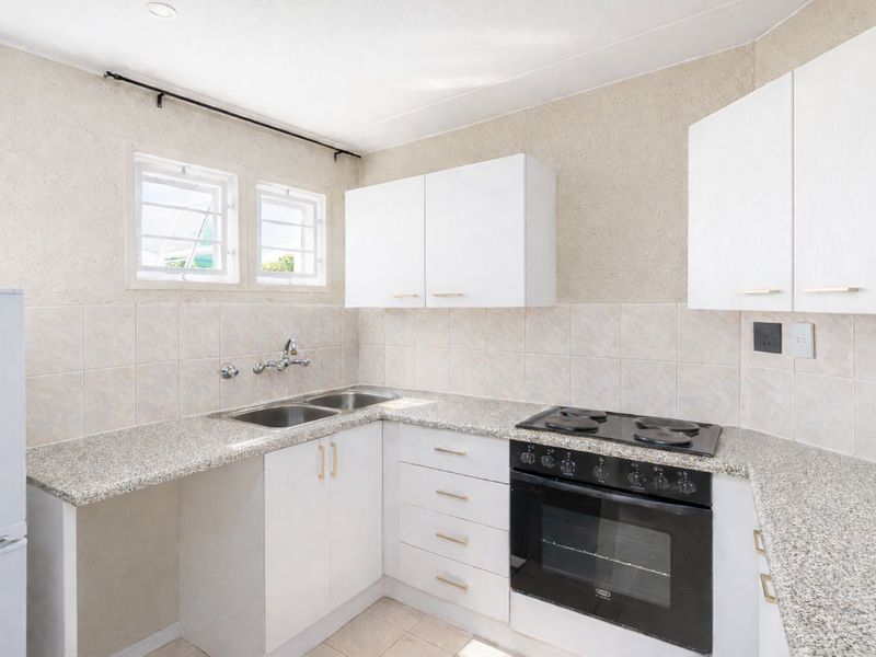 Apartment For Sale in Bromhof - Photo 3