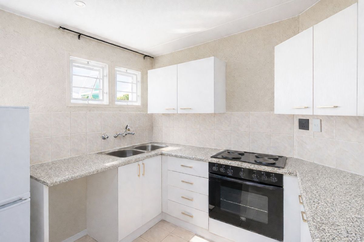 Apartment For Sale in Bromhof - Photo 3