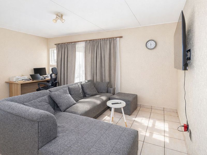 Apartment For Sale in Bromhof - Photo 8