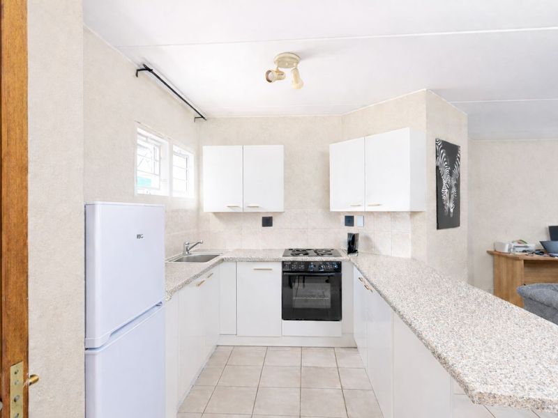 Apartment For Sale in Bromhof - Photo 7