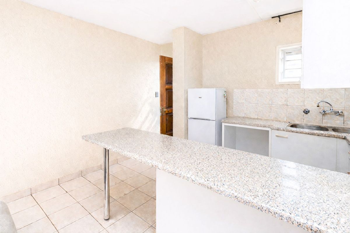 Apartment For Sale in Bromhof - Photo 4