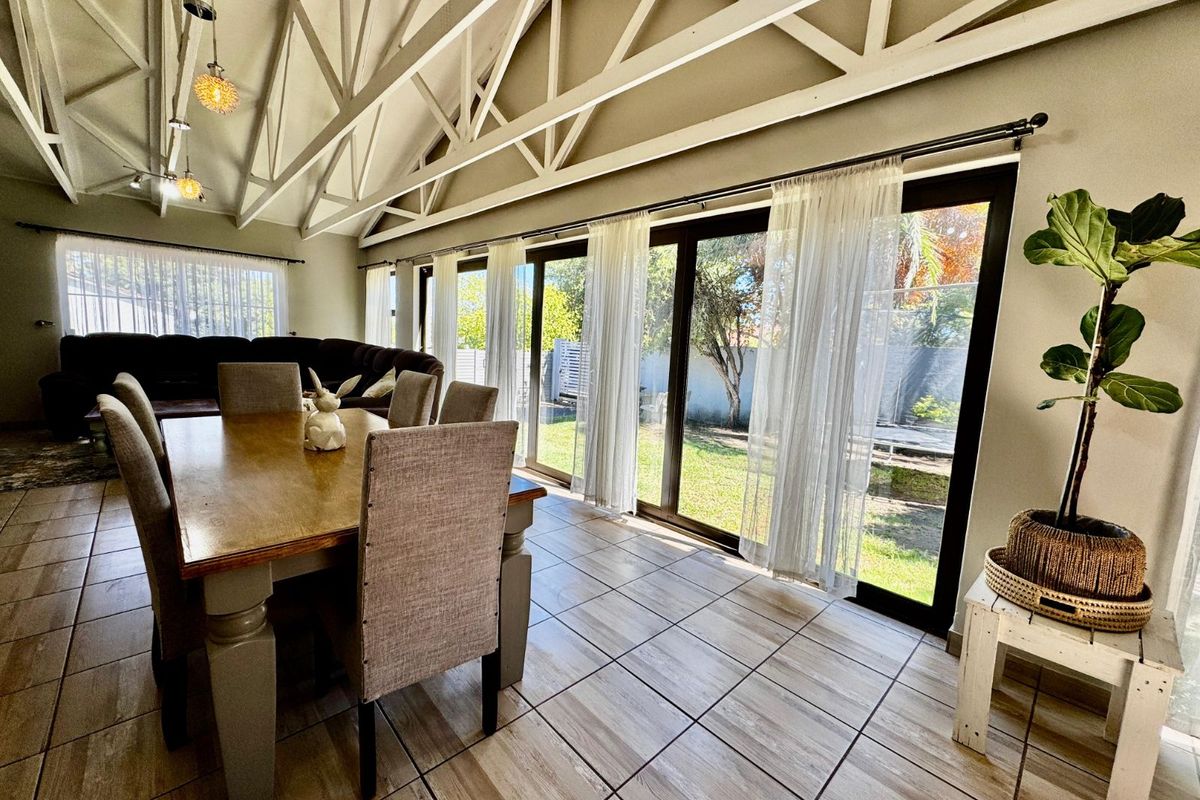 House For Sale in Secunda Central - Photo 2