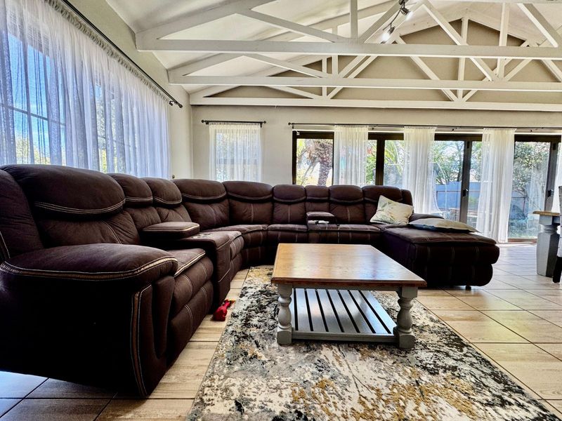 House For Sale in Secunda Central - Photo 5