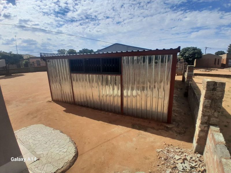 House For Sale in Hammanskraal Central - Photo 4