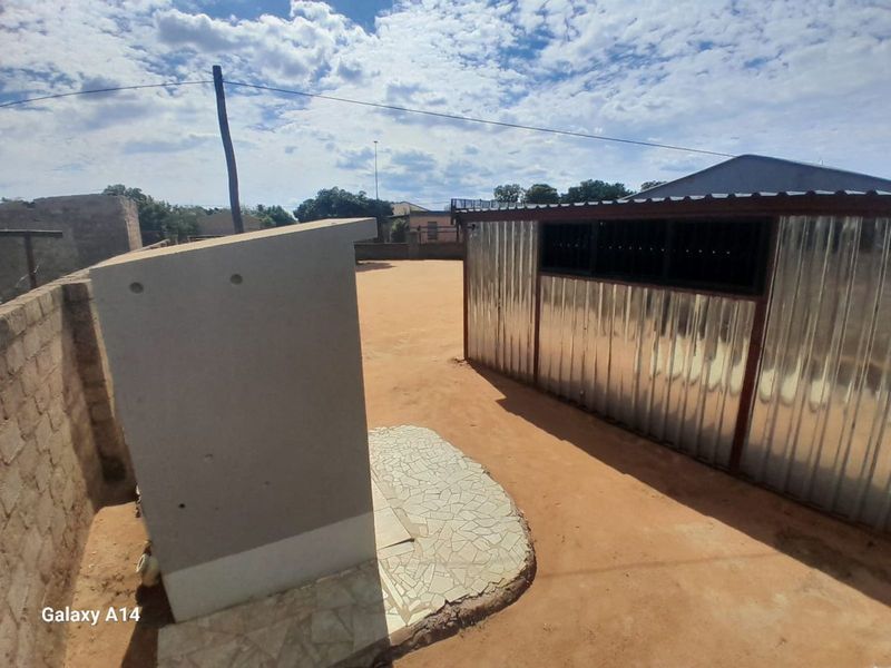 House For Sale in Hammanskraal Central - Photo 2