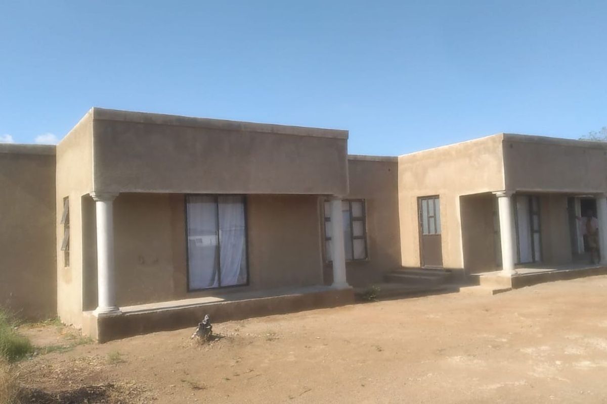 House For Sale in Hammanskraal Central - Photo 2