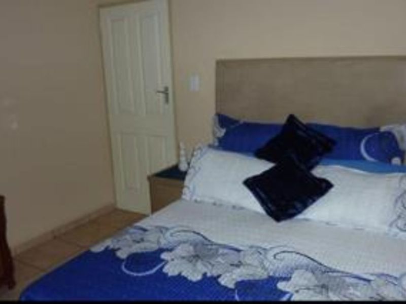 House For Sale in Roodepoort North - Photo 8