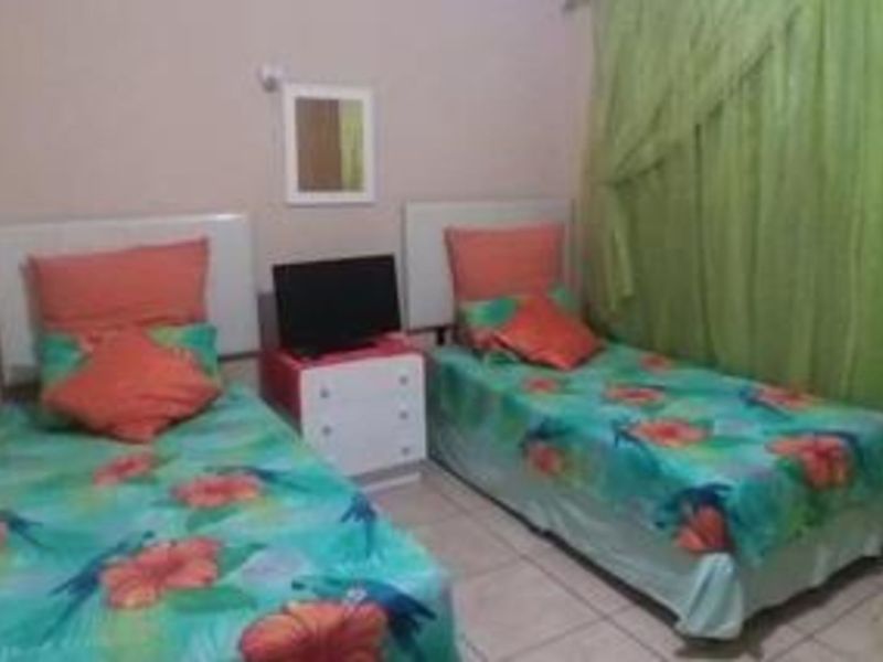 House For Sale in Roodepoort North - Photo 7