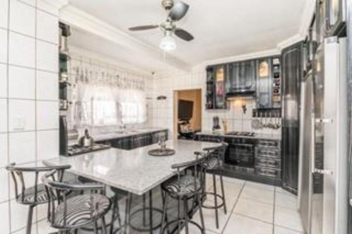 House For Sale in Roodepoort North - Photo 4
