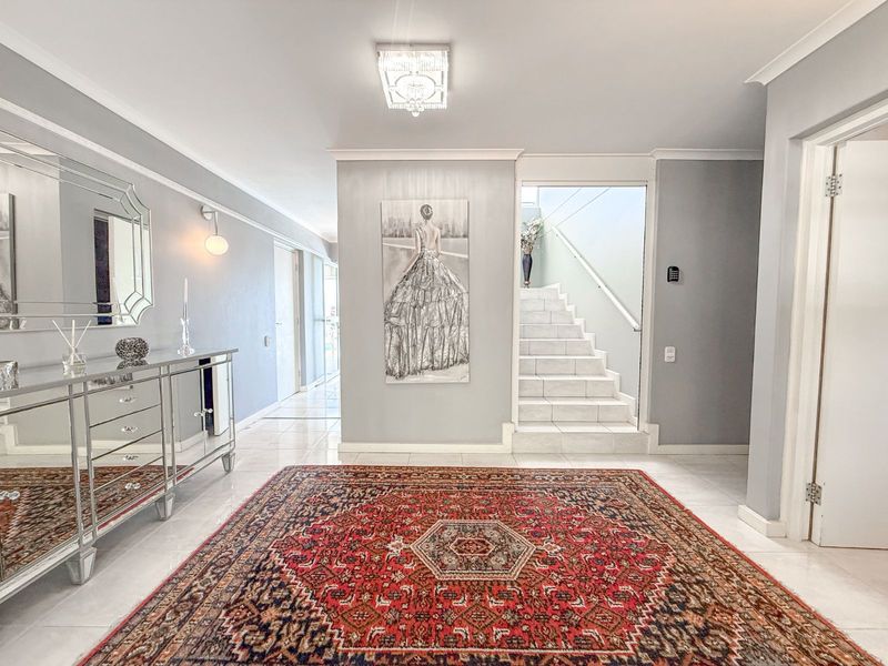 House For Sale in Belvedere - Photo 6