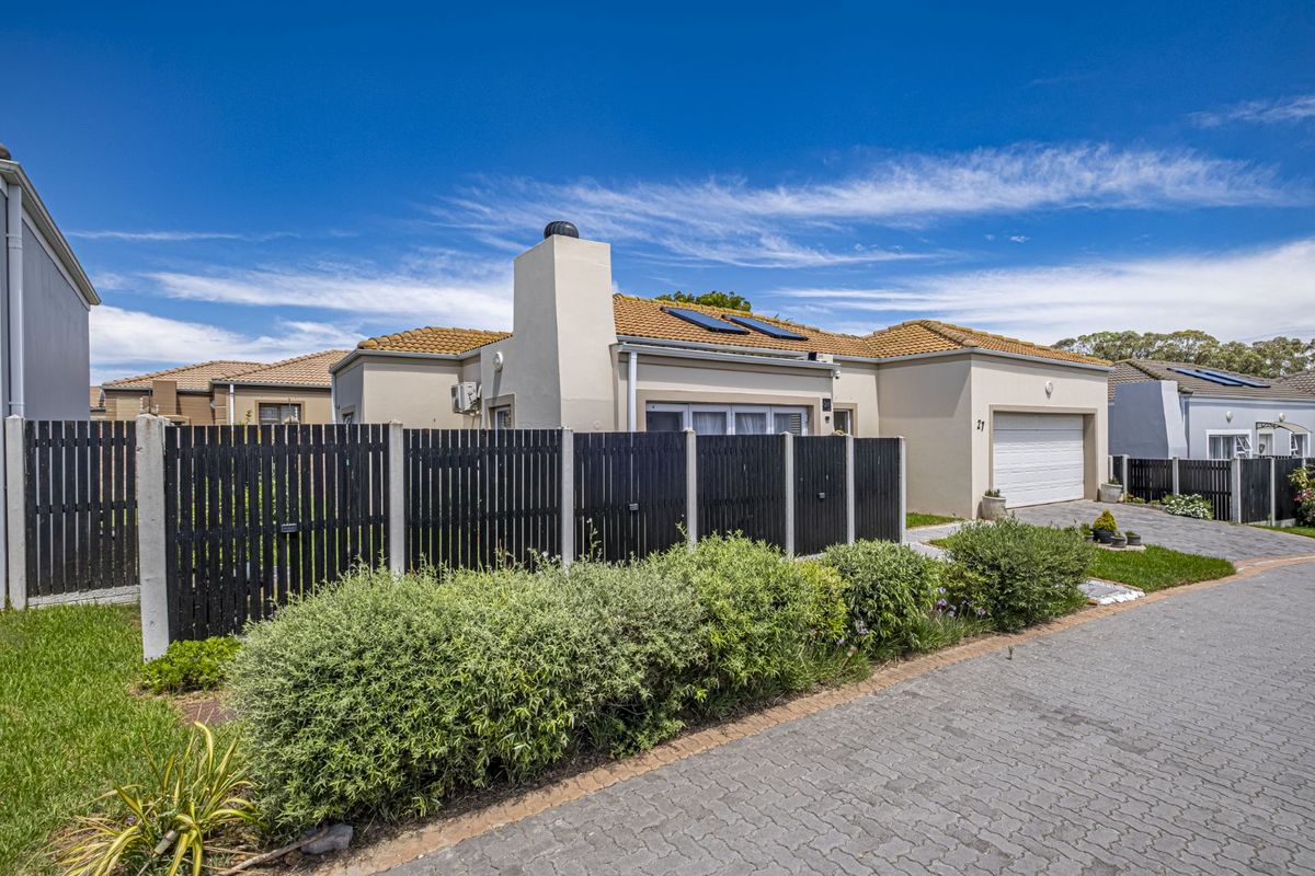 House For Sale in Westbrook - Photo 3