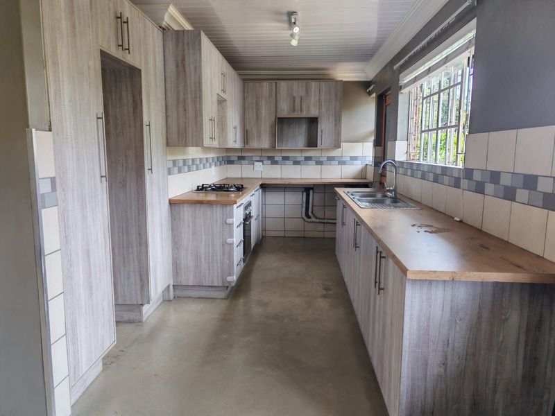 House For Sale in Pierre Van Ryneveld - Photo 4