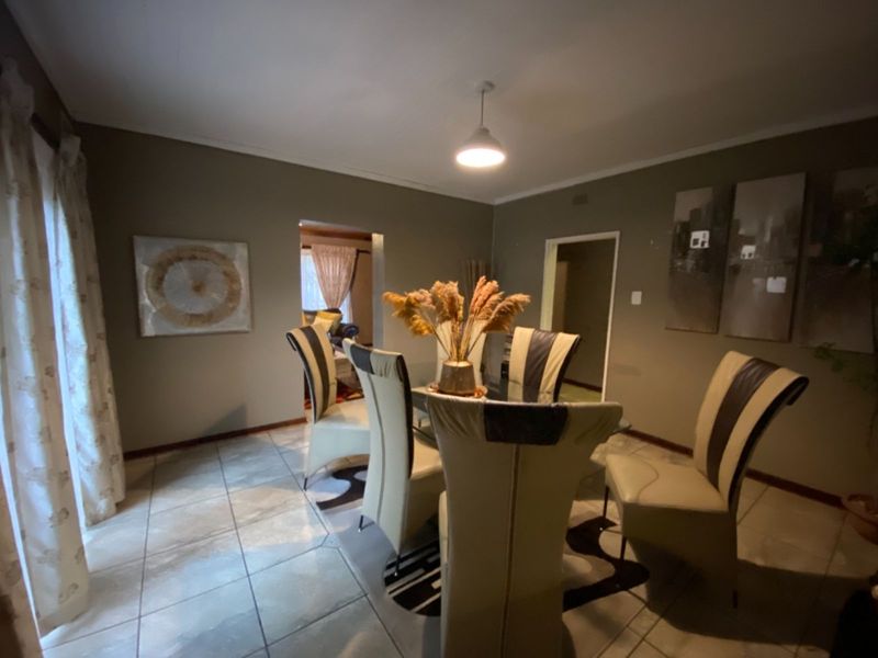 House For Sale in New Park - Photo 7