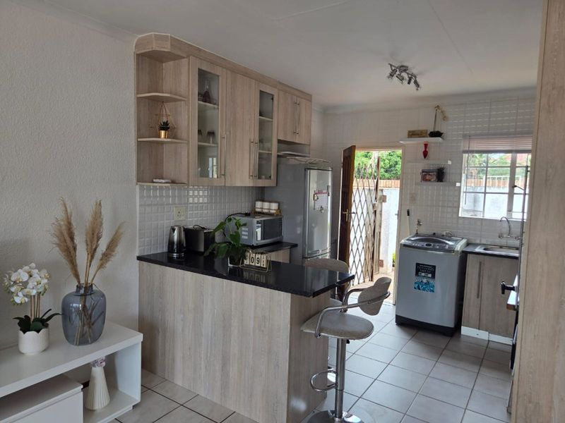 House For Sale in Bendor - Photo 8