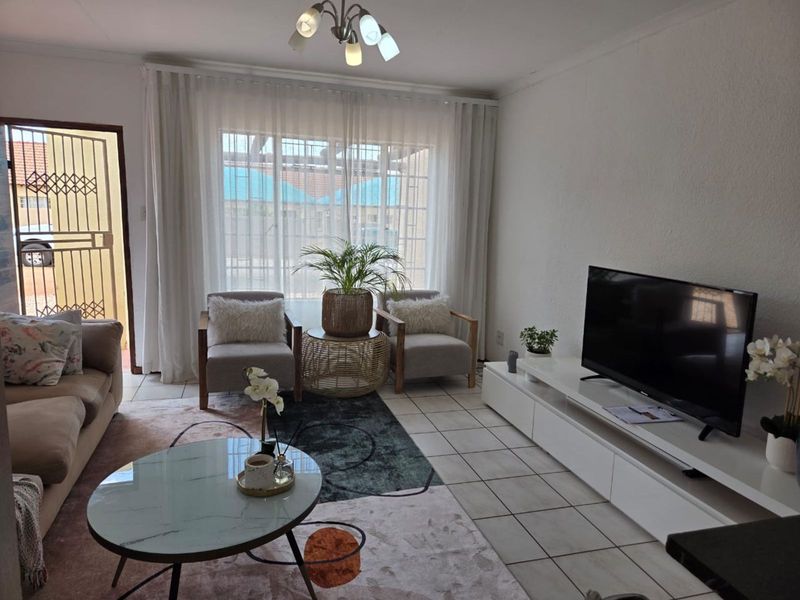 House For Sale in Bendor - Photo 5