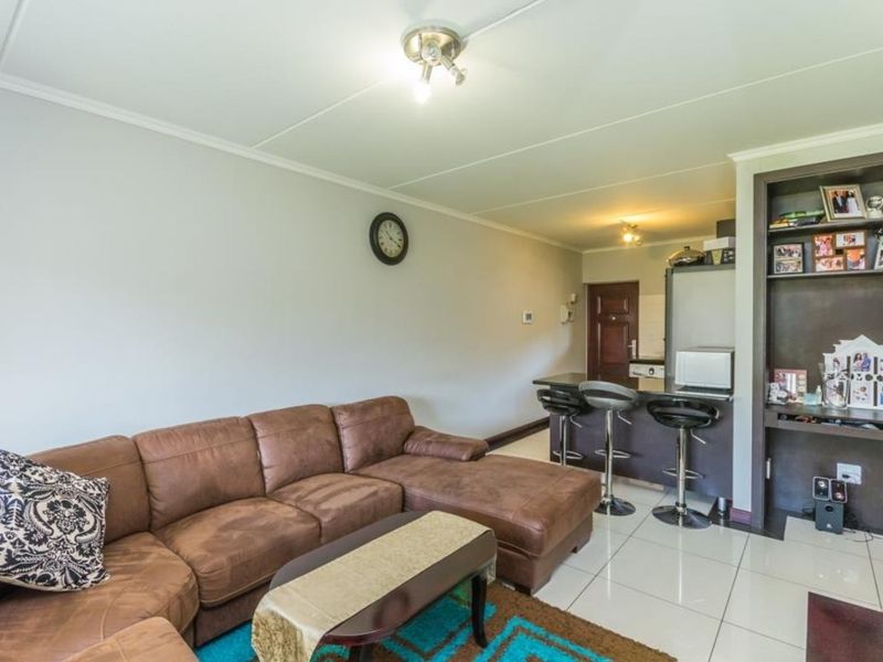 Apartment For Sale in Noordwyk - Photo 4