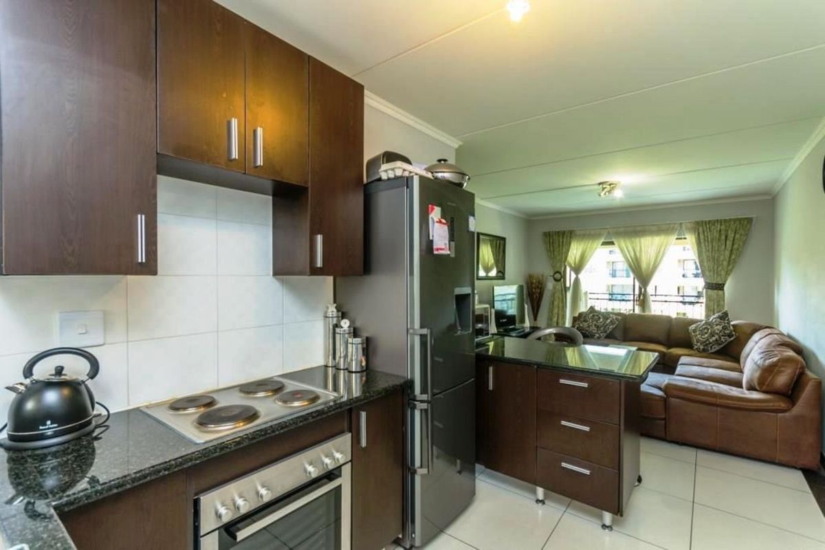 Apartment For Sale in Noordwyk - Photo 2