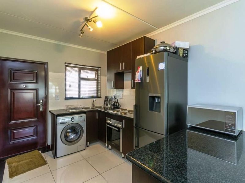 Apartment For Sale in Noordwyk - Photo 3