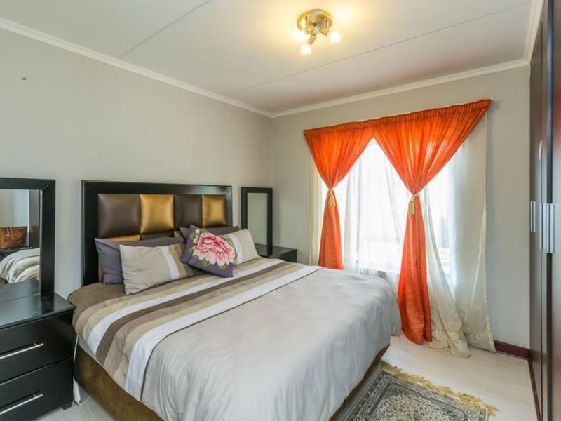 House For Sale in Noordwyk - Photo 6