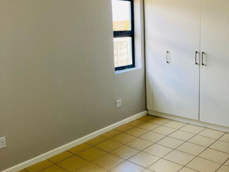 Townhouse For Sale in Parsonsvlei - Photo 10