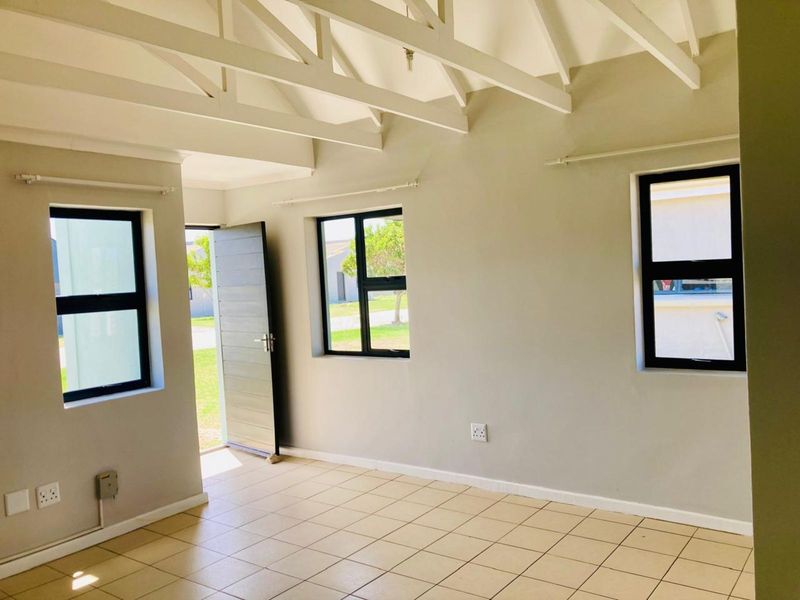 Townhouse For Sale in Parsonsvlei - Photo 5