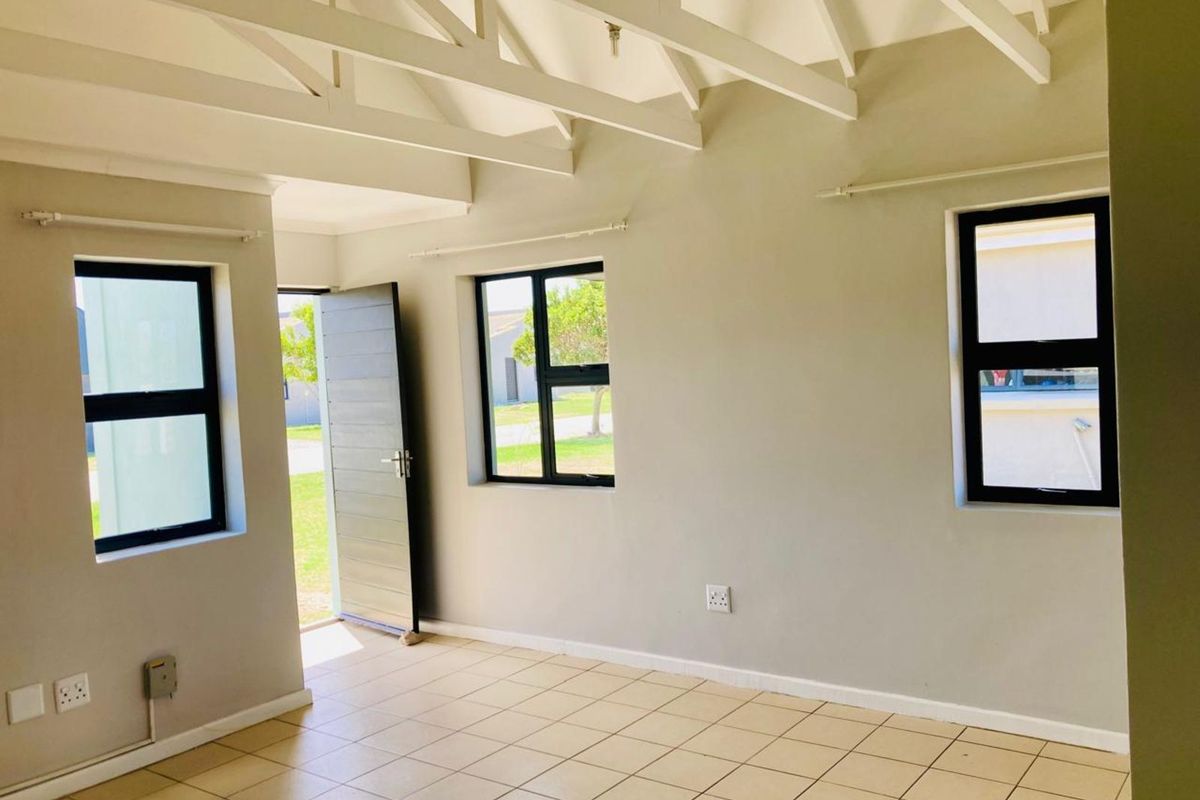 Townhouse For Sale in Parsonsvlei - Photo 5