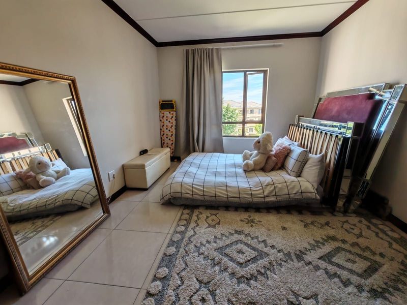 Apartment For Sale in Summerset - Photo 9