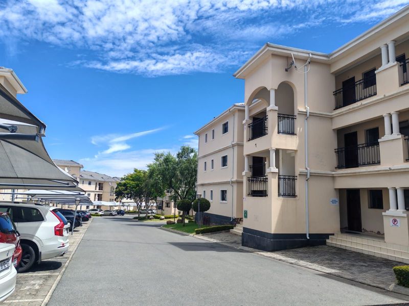 Apartment For Sale in Summerset - Photo 5