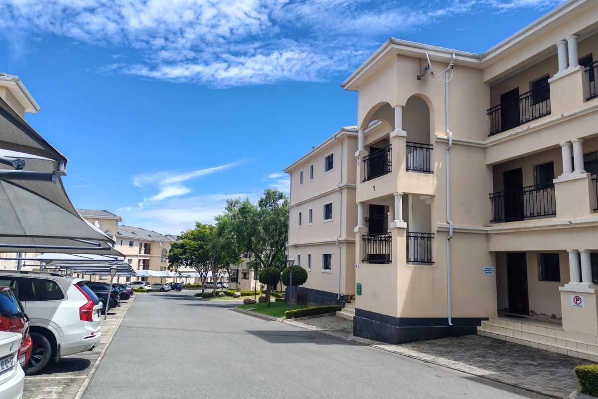 Apartment For Sale in Summerset - Photo 5