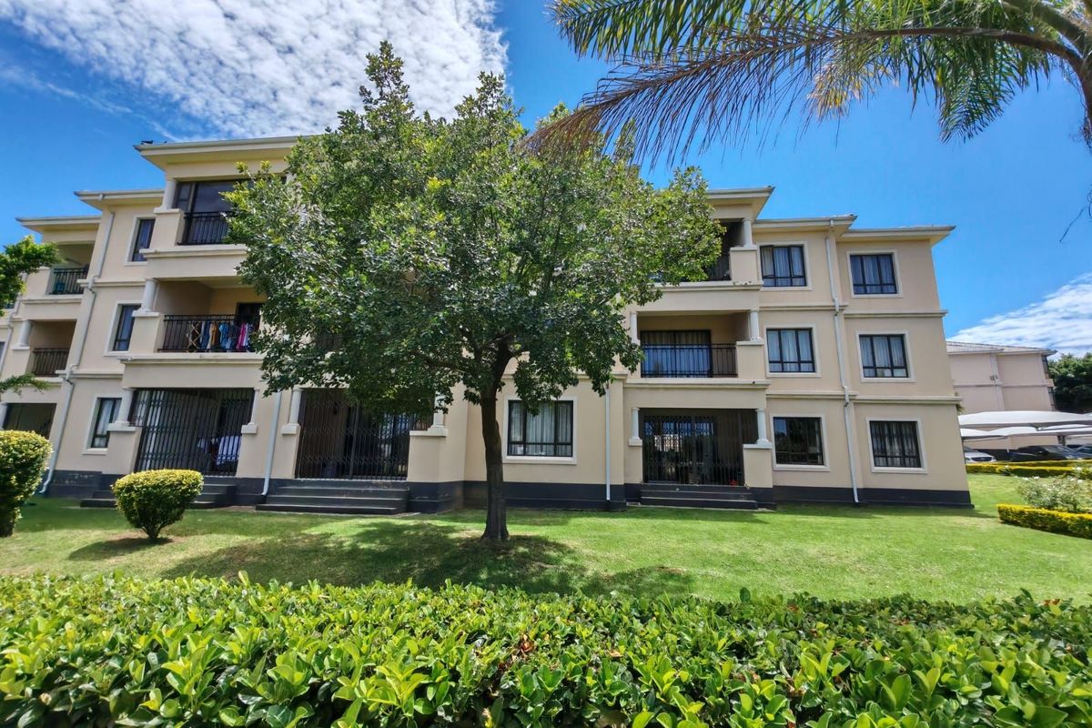 Apartment For Sale in Summerset - Photo 2