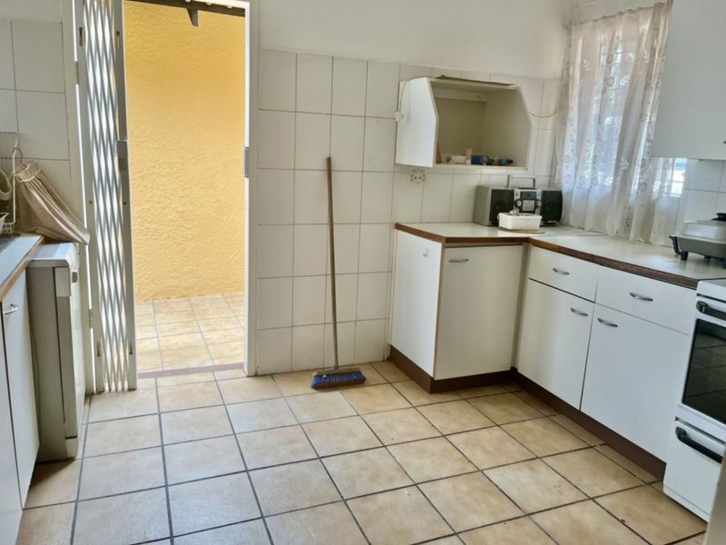 House For Sale in Weltevreden Park - Photo 4