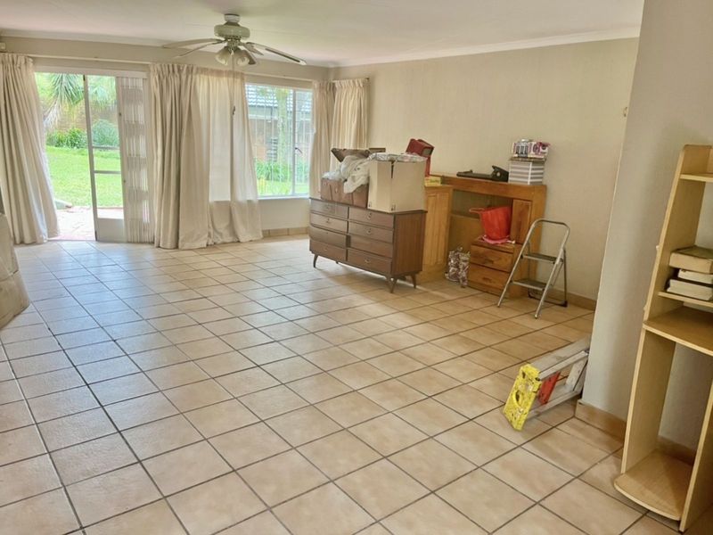 House For Sale in Weltevreden Park - Photo 2