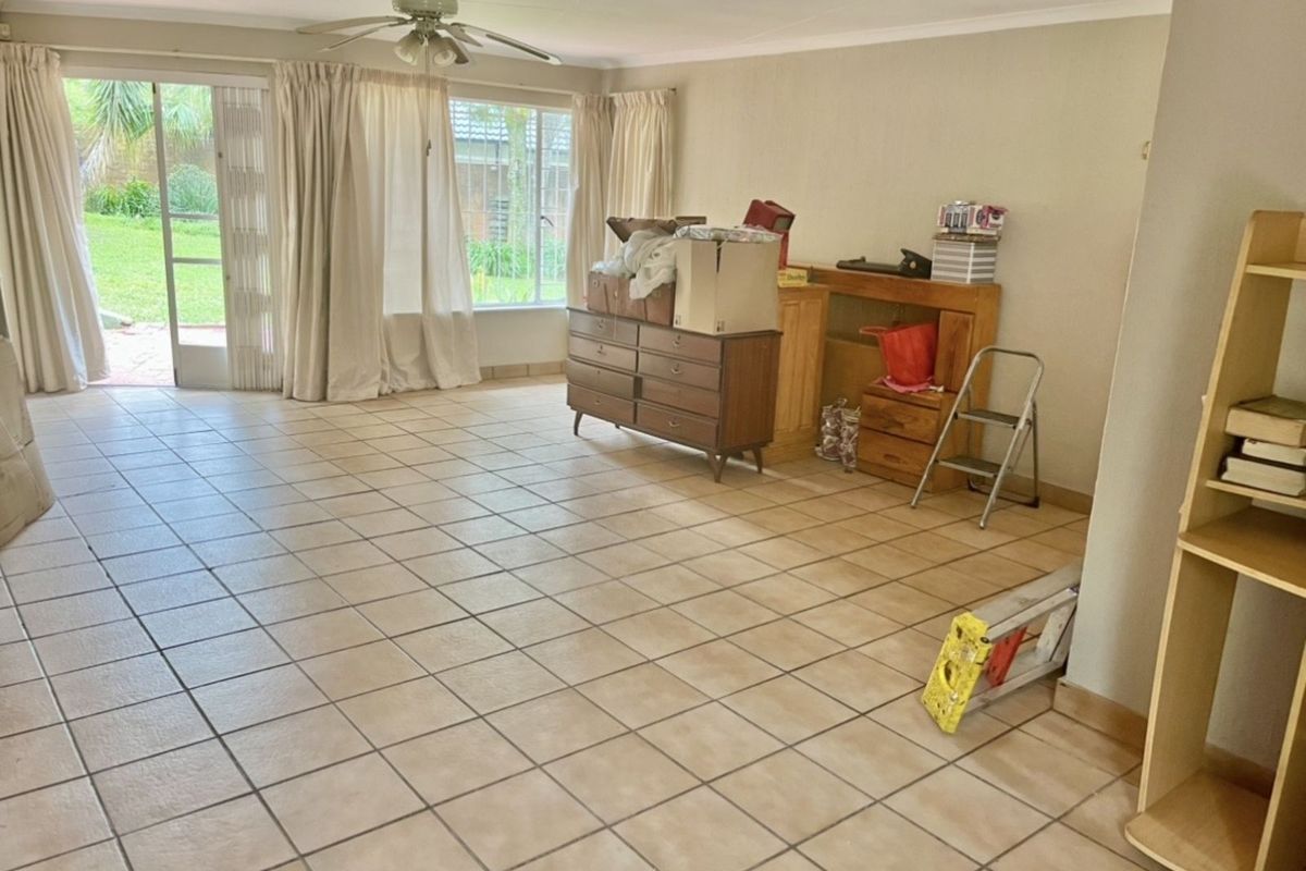 House For Sale in Weltevreden Park - Photo 2